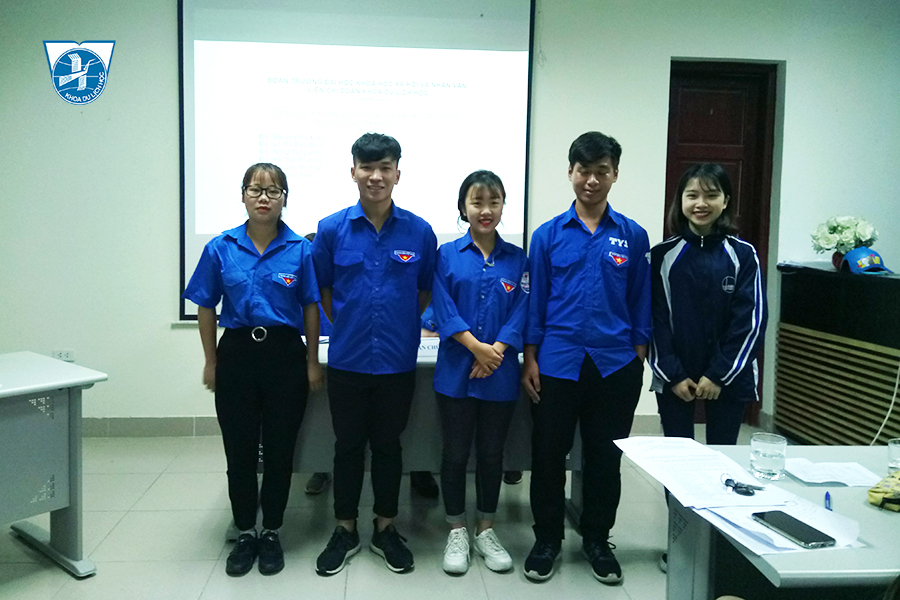 Năm đồng chí đắc cử vào Ban chấp hành Liên chi Hội Khoa Du lịch học