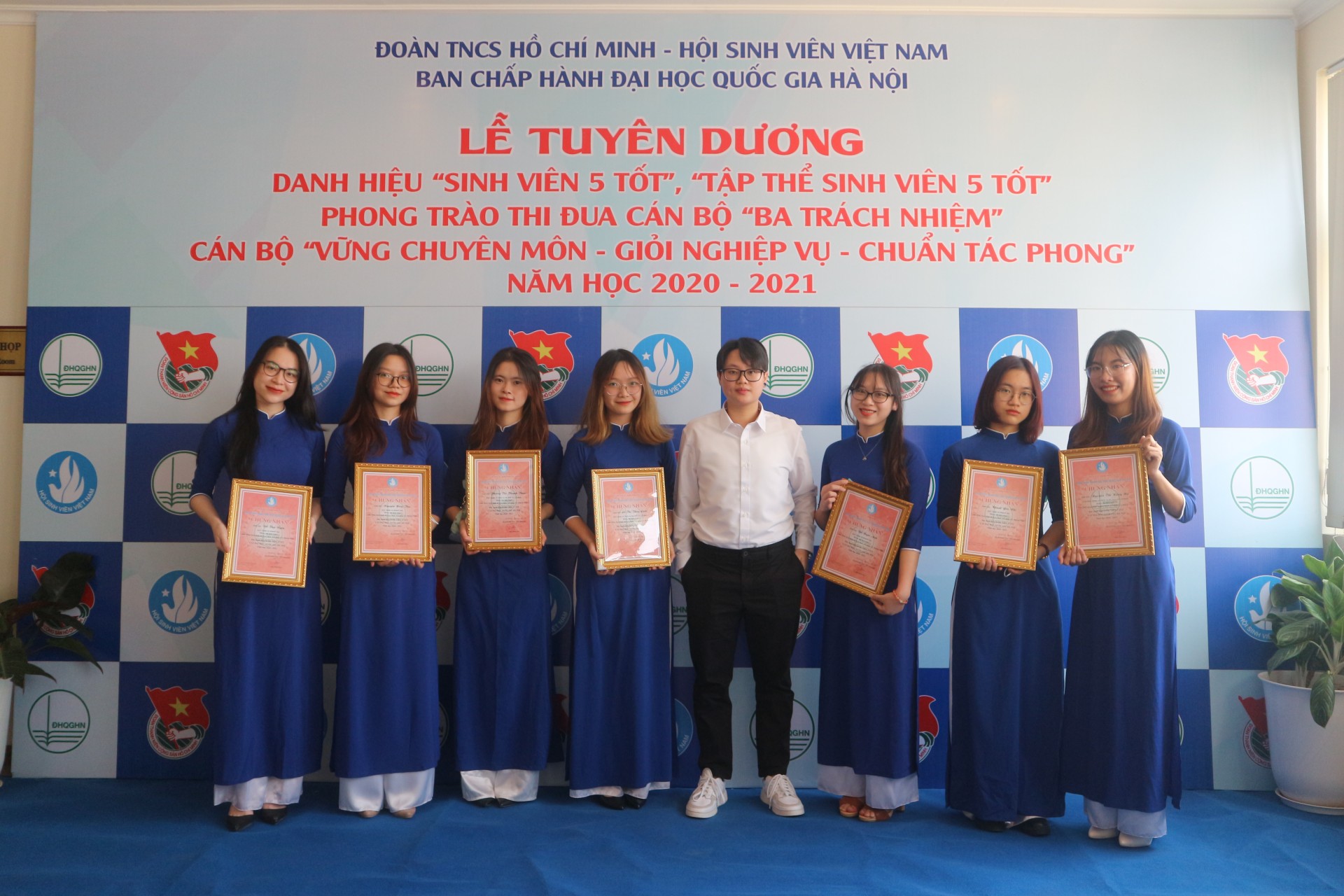 TUYÊN DƯƠNG “SINH VIÊN 5 TỐT” CẤP ĐHQG VÀ CẤP THÀNH PHỐ