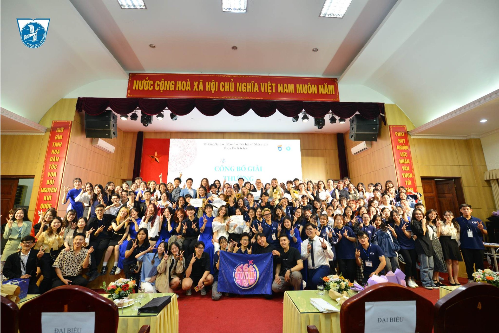 CHÚC MỪNG KHOA DU LỊCH HỌC ĐƯỢC NHẬN GIẤY KHEN CỦA GIÁM ĐỐC SỞ DU LỊCH THÀNH PHỐ HÀ NỘI