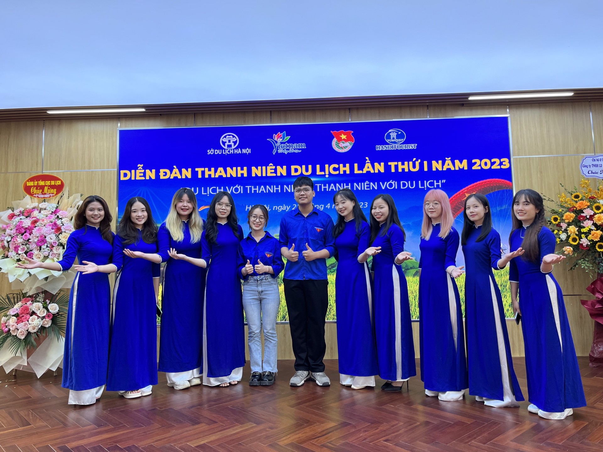 SINH VIÊN KHOA DU LỊCH HỌC THAM DỰ “DIỄN ĐÀN THANH NIÊN DU LỊCH LẦN THỨ I NĂM 2023”  “DU LỊCH VỚI THANH NIÊN – THANH NIÊN VỚI DU LỊCH”