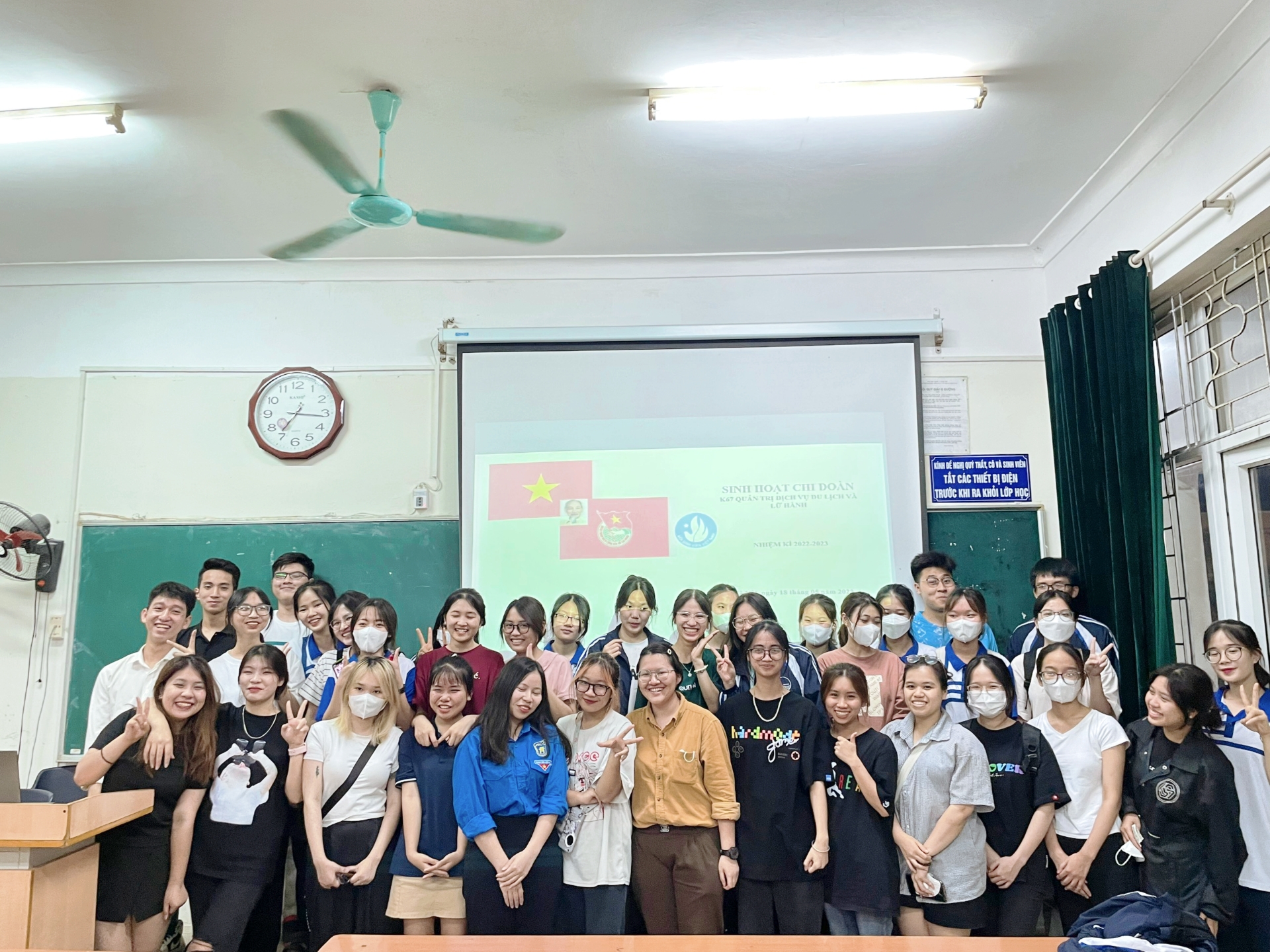 RECAP: SINH HOẠT CHI ĐOÀN “NHỚ VỀ BÁC LÒNG TA SÁNG HƠN"