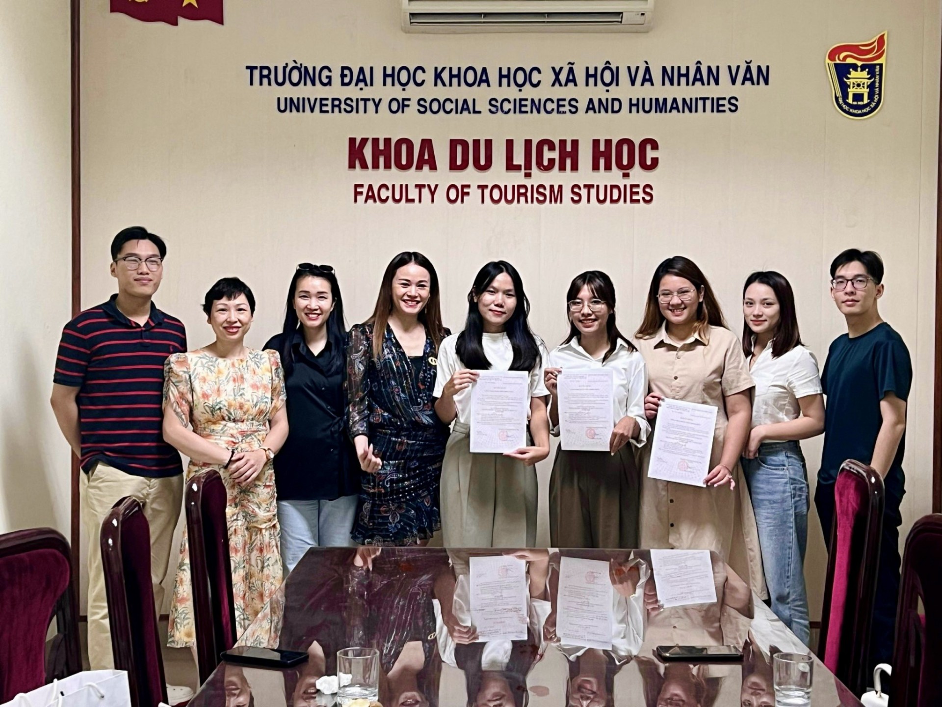 QUYẾT ĐỊNH CÔNG NHẬN ĐẢNG VIÊN CHÍNH THỨC CHI BỘ KHOA DU LỊCH HỌC