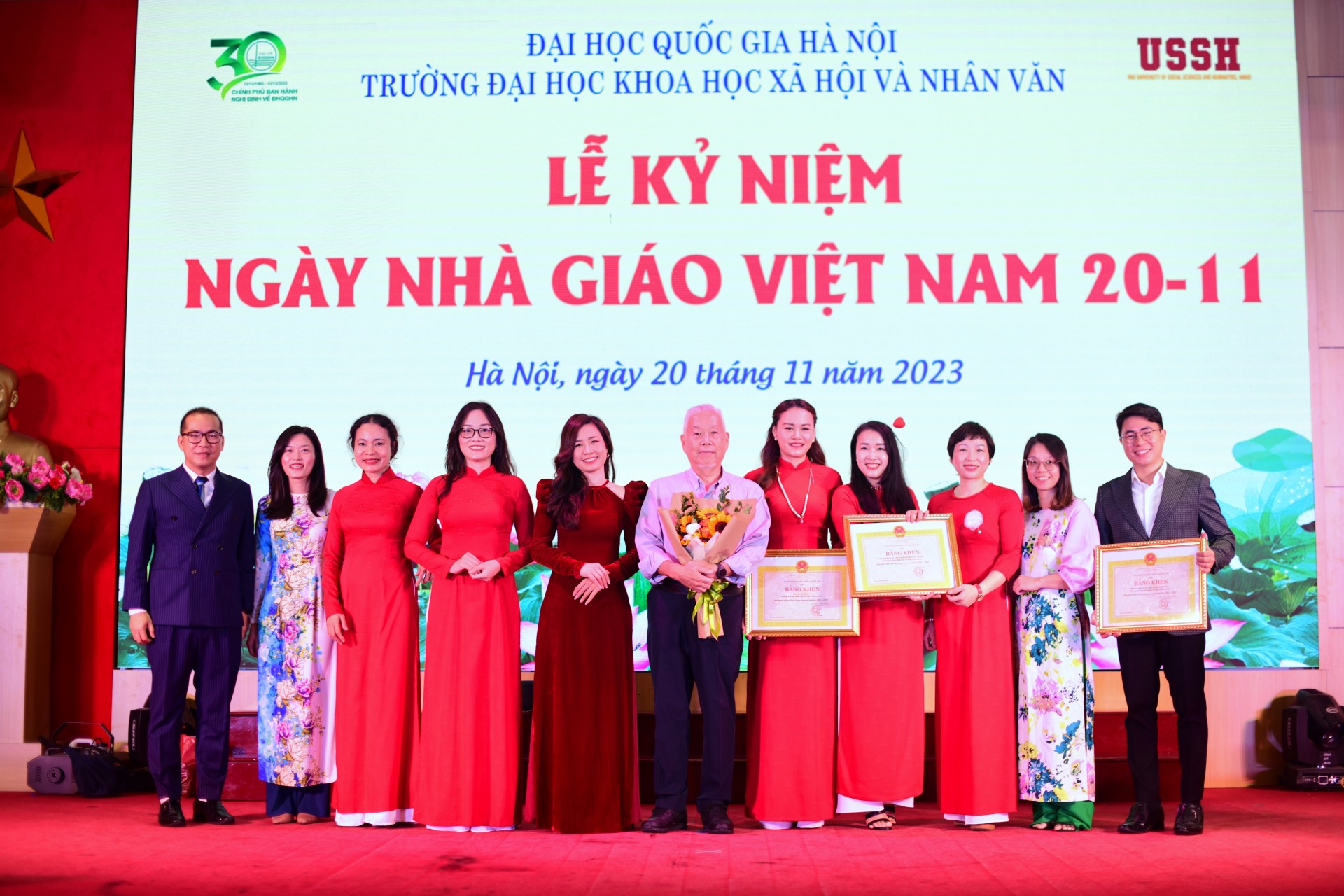 CHÚC MỪNG KHOA DU LỊCH HỌC NHẬN ĐƯỢC BẰNG KHEN TỪ GIÁM ĐỐC ĐẠI HỌC QUỐC GIA HÀ NỘI
