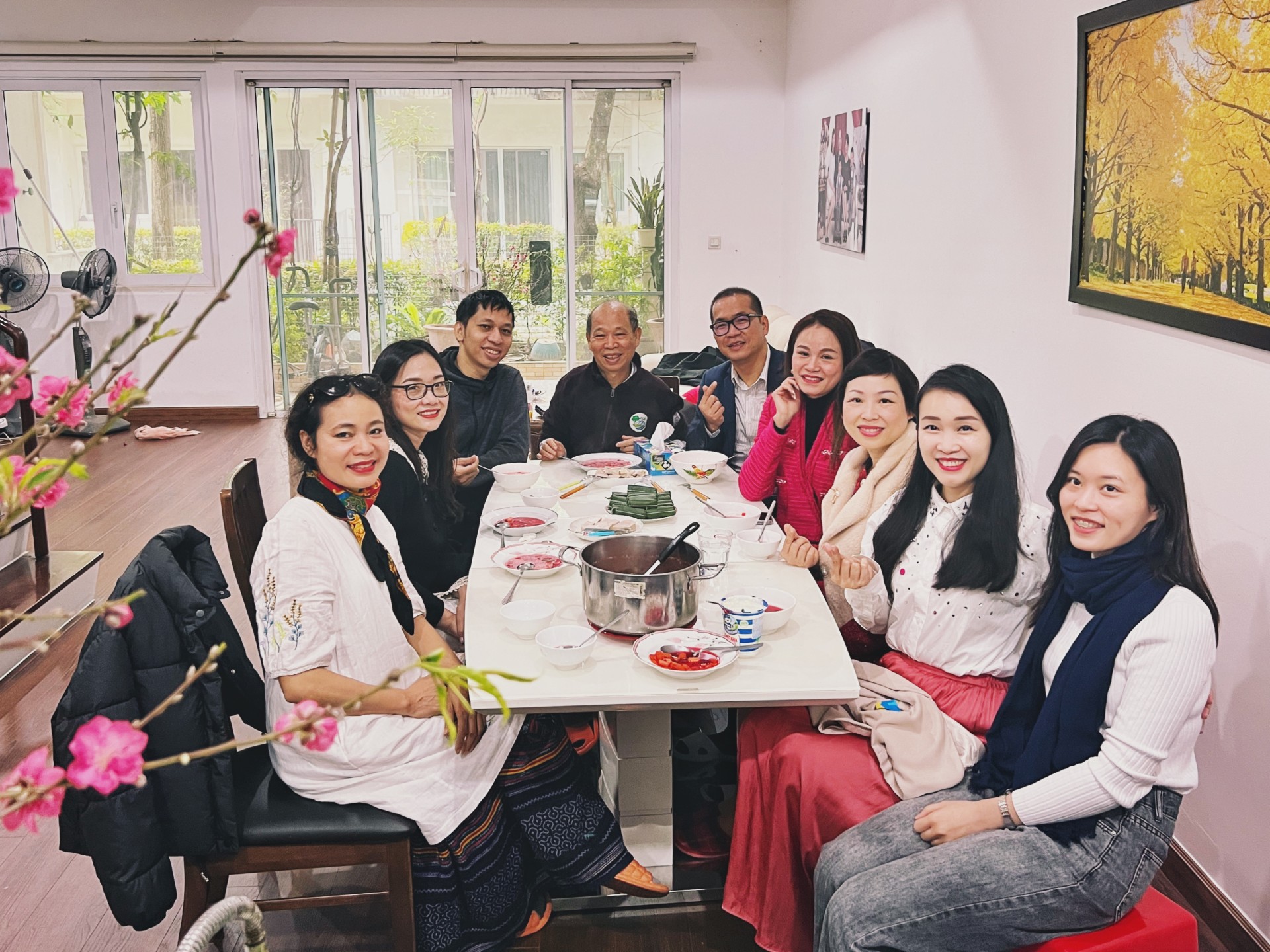 Công đoàn Khoa Du lịch học tới thăm hỏi và tri ân PGS.TS. Trần Đức Thanh​​​​​​