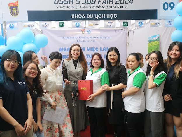 RECAP NGÀY HỘI VIỆC LÀM - KẾT NỐI NHÀ TUYỂN DỤNG 2024 VÀ CHUNG KẾT USSH GRALENT 2023