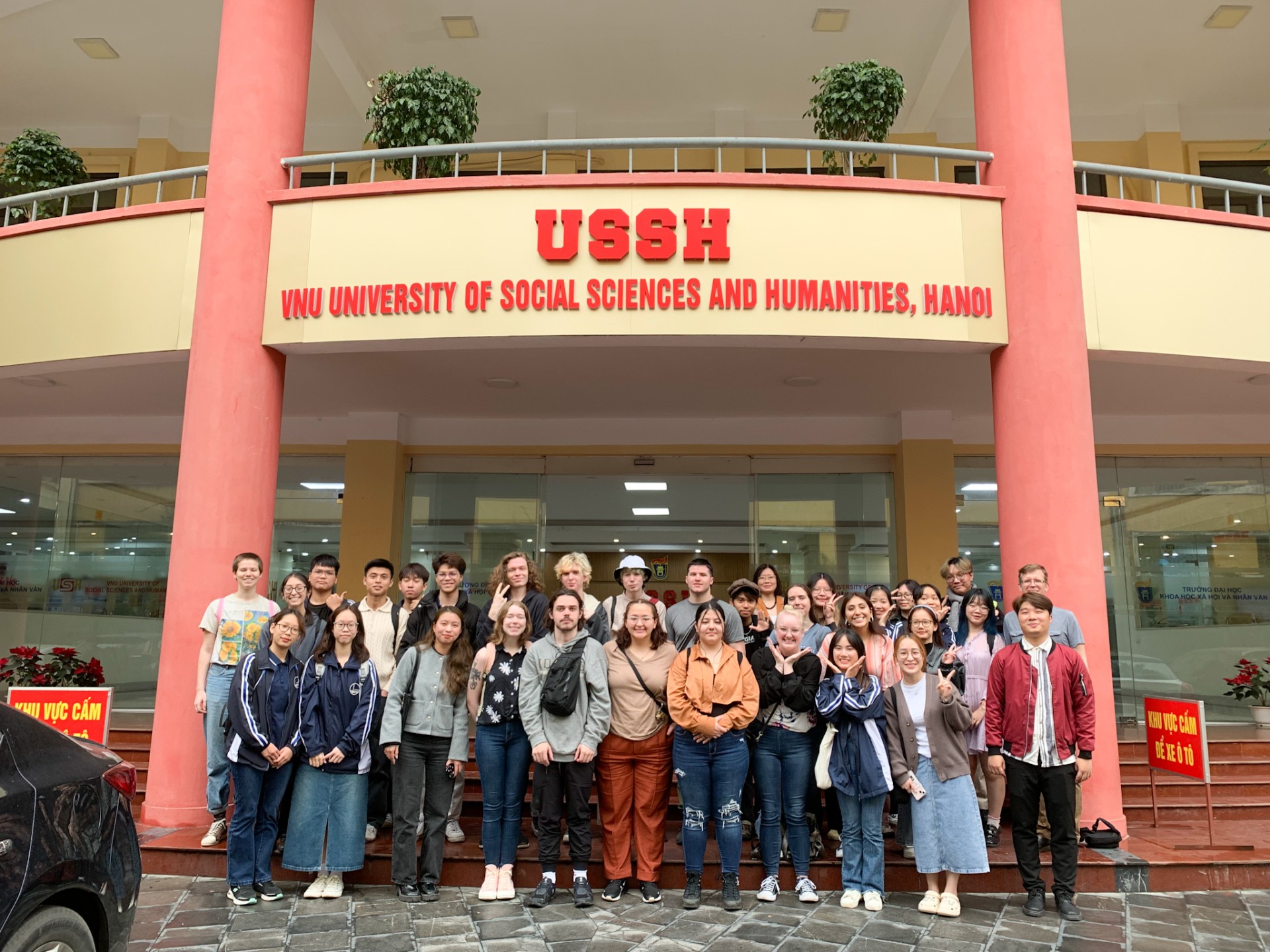 NHỮNG KHOẢNH KHẮC ĐỌNG LẠI SAU BUỔI GIAO LƯU GIỮA KHOA DU LỊCH HỌC & TRƯỜNG ĐẠI HỌC IDAHO - HOA KỲ