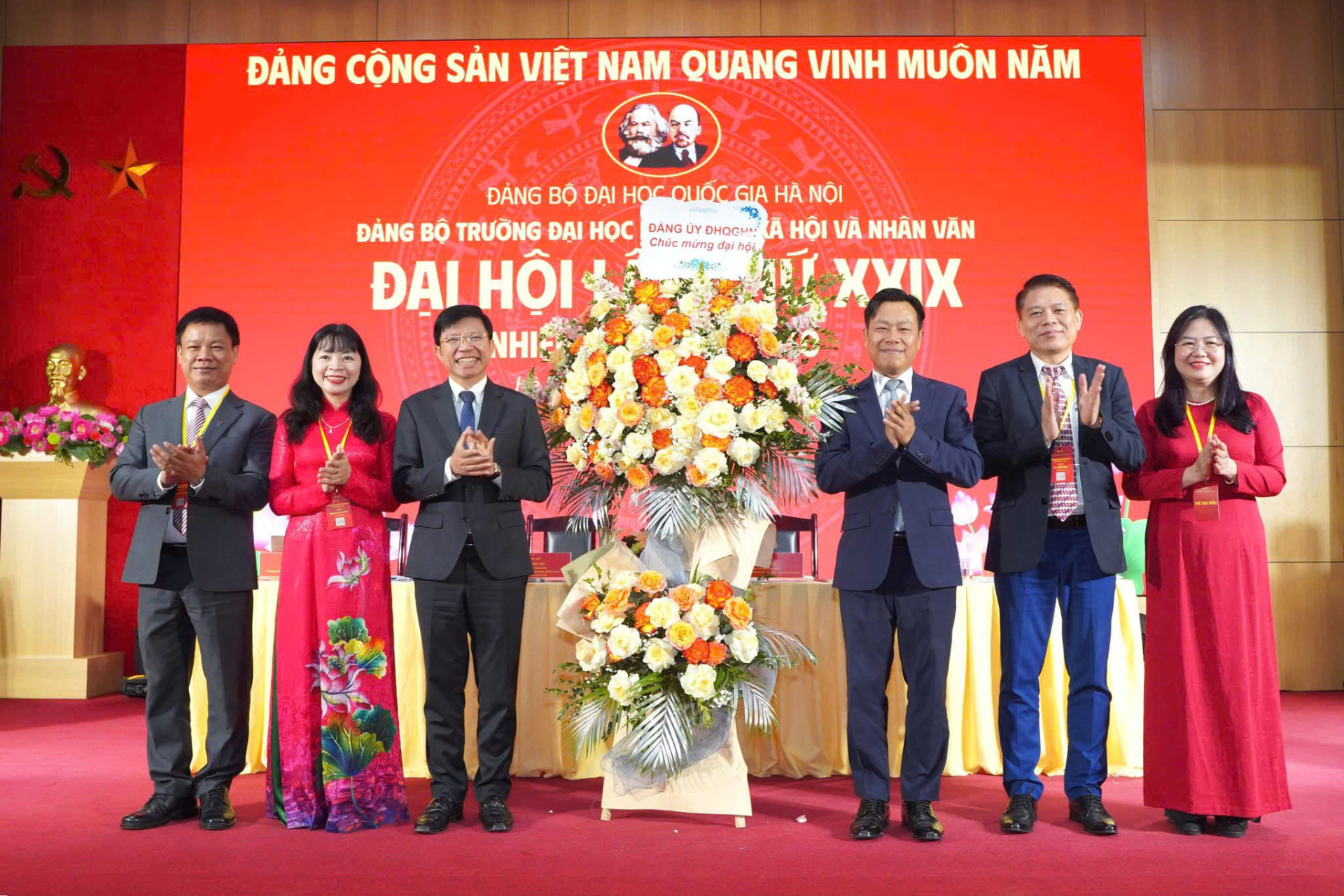 CHÚC MỪNG THÀNH CÔNG ĐẠI HỘI ĐẢNG BỘ TRƯỜNG ĐH KHXH&NV LẦN THỨ XXIX, NHIỆM KỲ 2025–2030