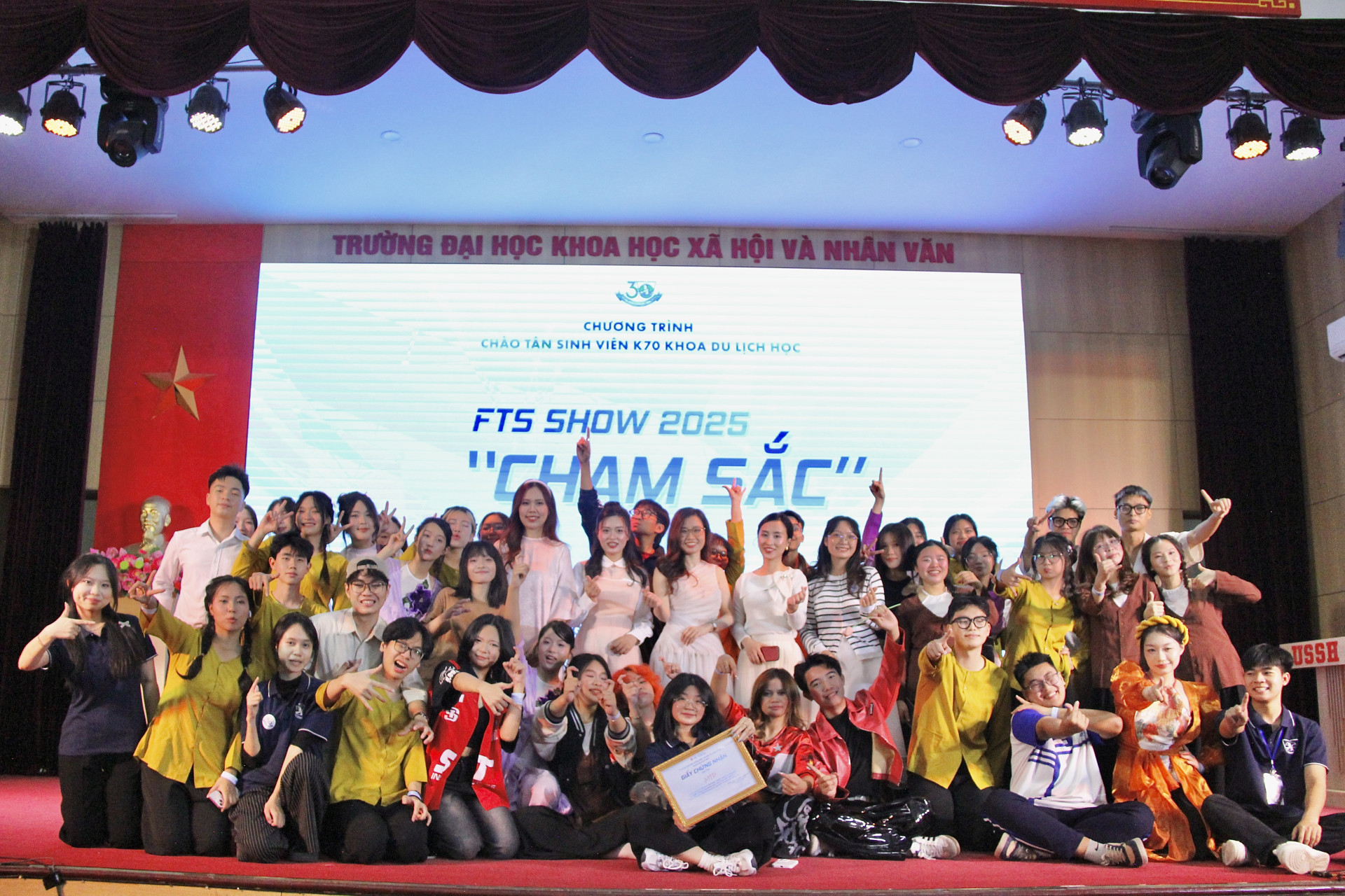 TỔNG KẾT CHƯƠNG TRÌNH GALA CHÀO TÂN SINH VIÊN K70 KHOA DU LỊCH HỌC - FTS SHOW 2025: CHẠM SẮC