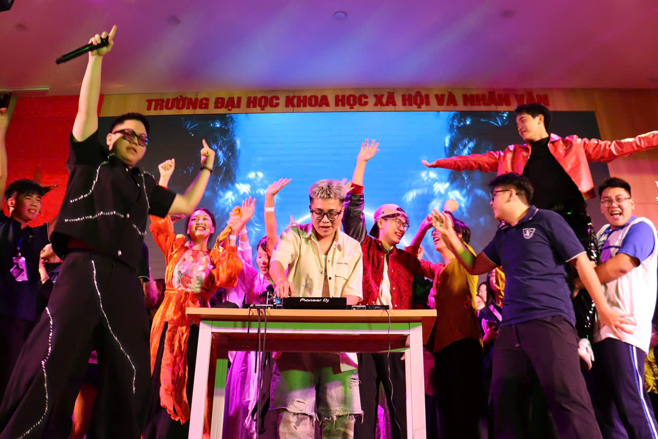 LỜI CẢM ƠN GỬI ĐẾN DJ HWIN & MC WIND - HAI KHÁCH MỜI ĐẶC BIỆT CỦA “FTS SHOW 2025: CHẠM SẮC”