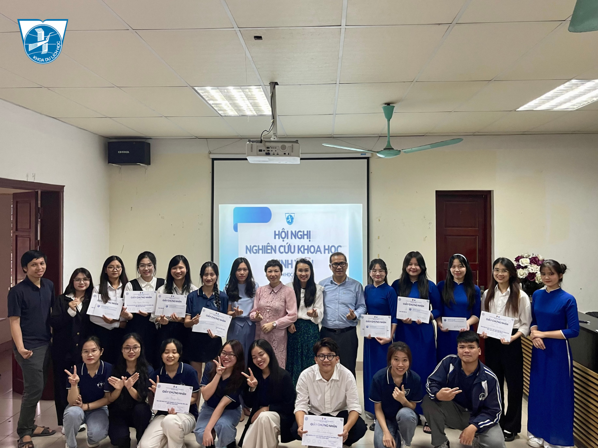 TỔNG KẾT: HỘI NGHỊ NGHIÊN CỨU KHOA HỌC SINH VIÊN 2023-2024